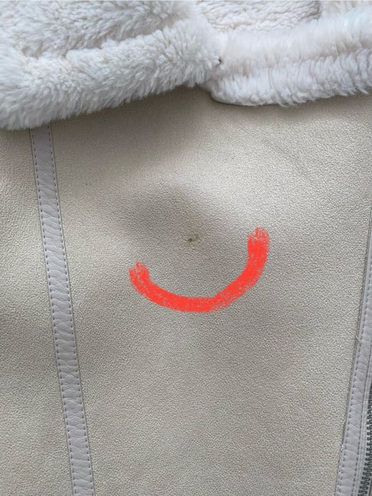 Куртка авіаторка із шкірзаму бежевого кольору