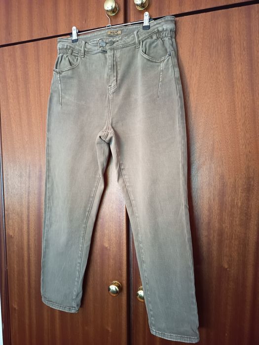 Calça de ganga castanho claro