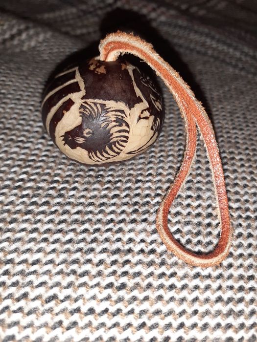 Брелок з оріху тагуа