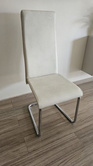 6 cadeiras em pele sintética para sala de jantar