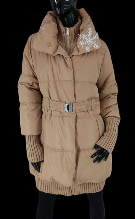 Płaszcz puchowy z paskiem AMISU, R. 40