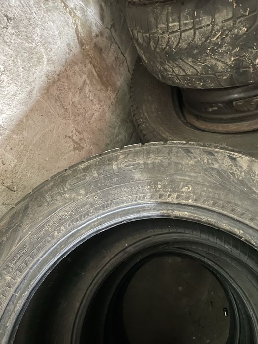 235 60 R18 копмлект 2000 грн