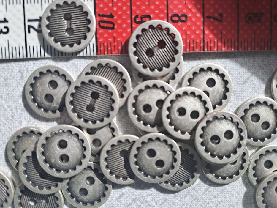 Guziki metalowe, 100 szt