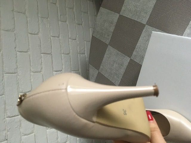 Szpilki skórzane 36