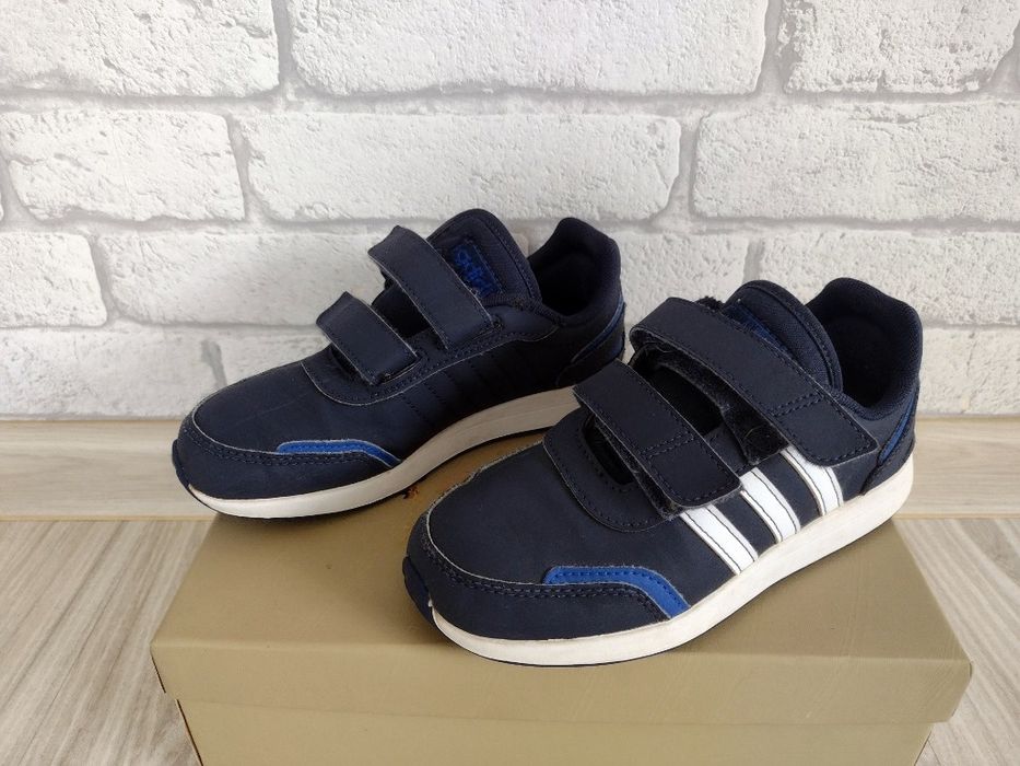 Chłopięce oryginalne buty adidas rozmiar 28