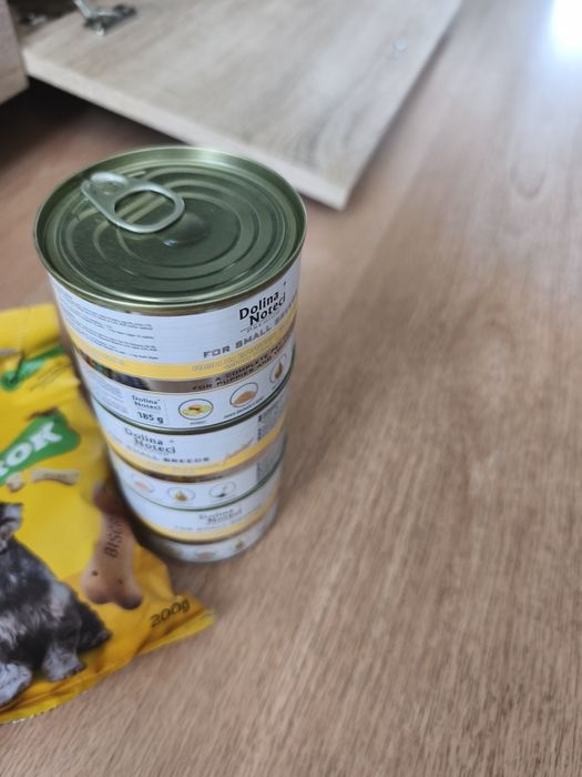Sprzedam puszki i przysmaki dla psa