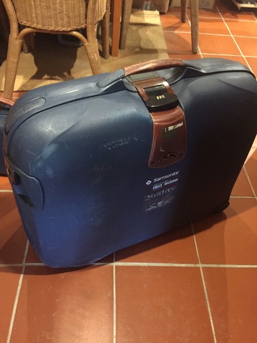 Mala viagem Sansonite rígida mais Necessaire Samsonite
