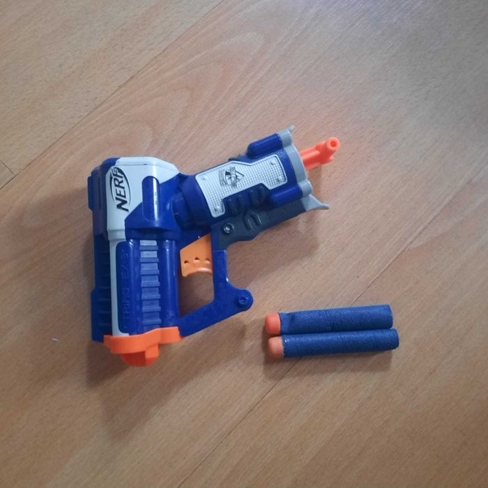 Nerf Elite Firestrike em ótimo estado.
