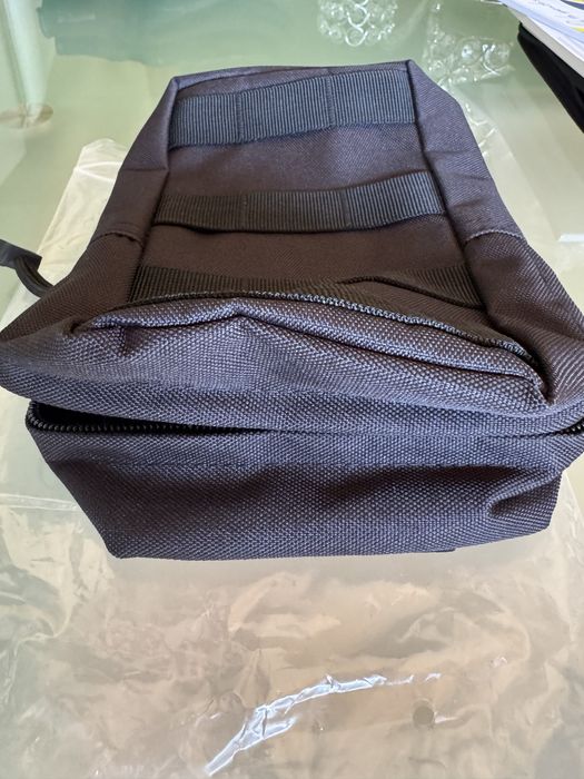Bolsa multiusos em goretex , estado nova.