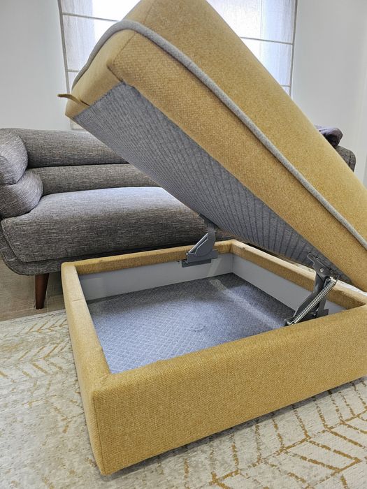 Pufe/Repousa-pés com arrumação