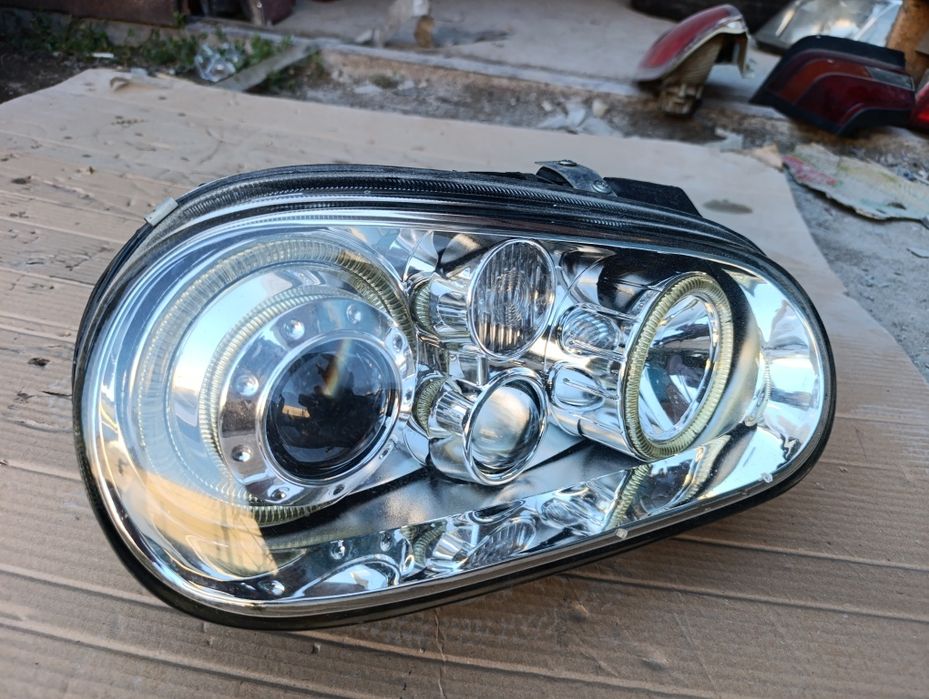 Фара передняя правая ангельские глазки Volkswagen Golf 4
