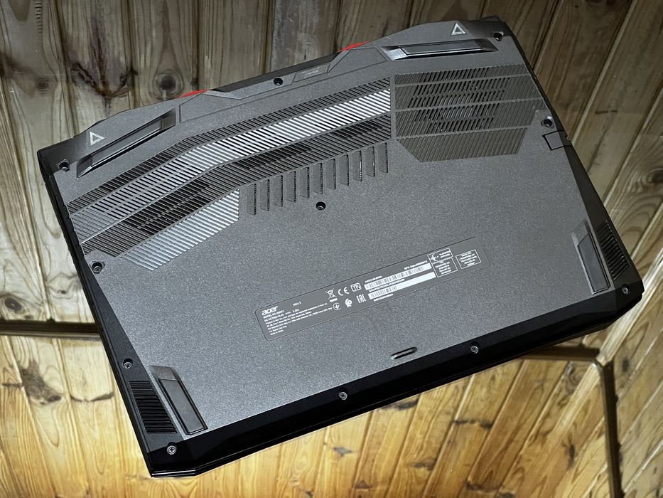 Acer Nitro 5, GTX1660ti, 144hz, Intel core i5 10300h