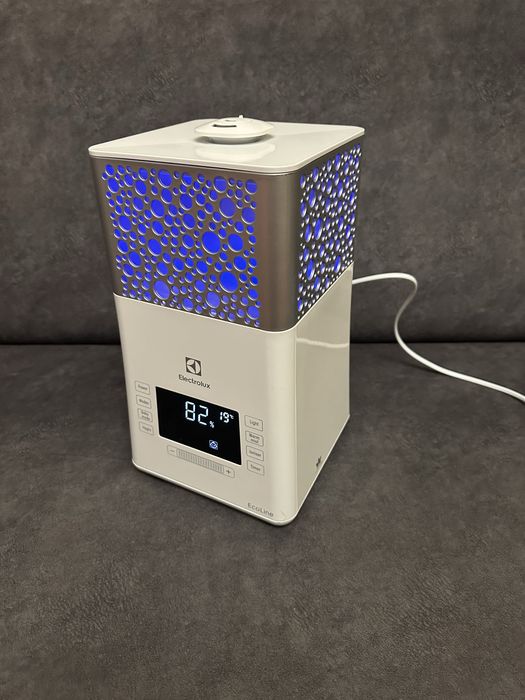 Ультразвуковой увлажнитель воздуха Electrolux EHU-3710D/EHU-3715D.