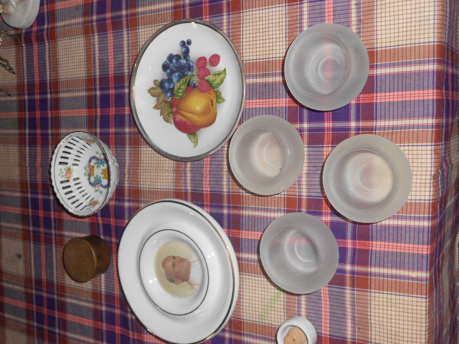 Diversas peças antigas colecção decoração vidro loiça metal