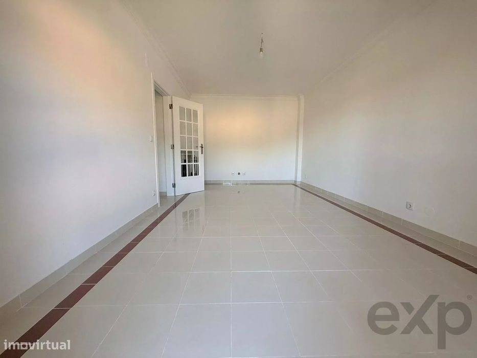 Apartamento T3 Feijó, Almada remodelado — Laranjeiro E Feijó, Setúbal