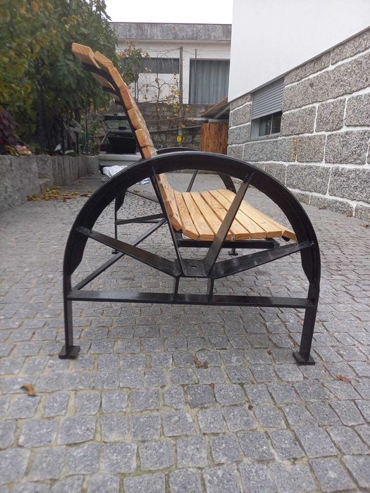 Banco de Jardim Robusto