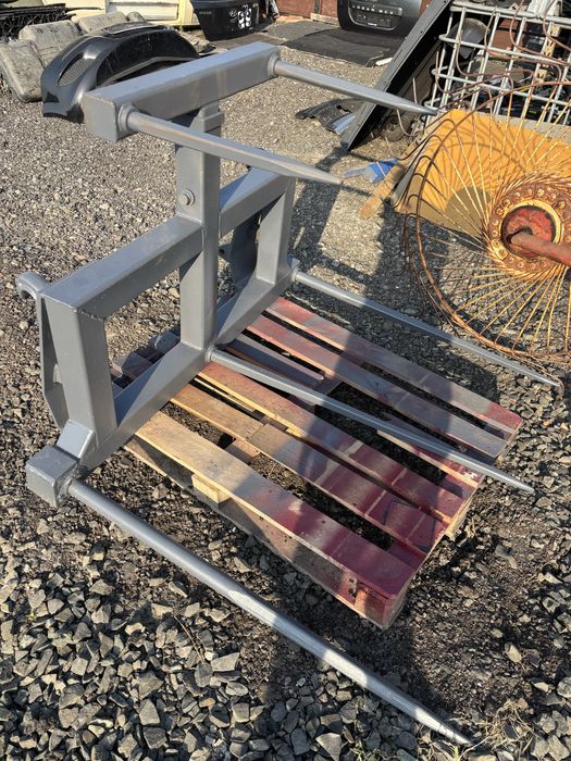 Вила для тюків на кун під євро кріплення на 5 голок