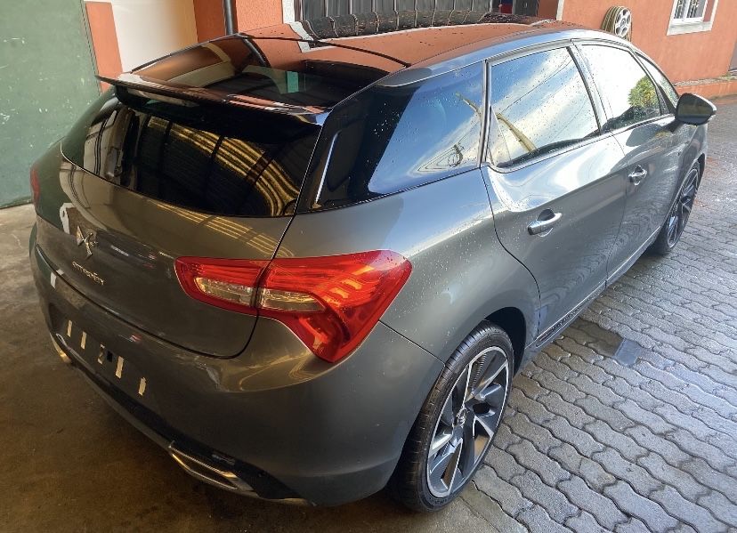 Porta citroen DS5 frente esquerda