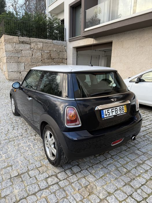 MINI Cooper One.64728334266754121