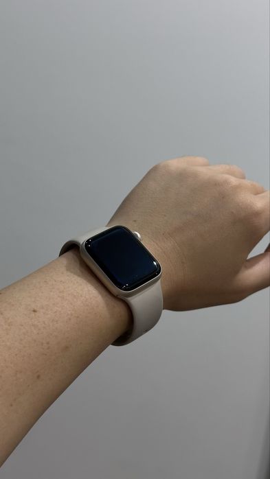 Apple Watch SE (Gen 2) 40mm Starlight S/M