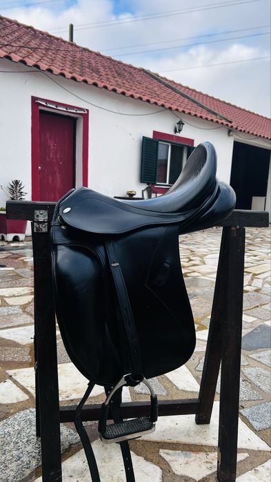Vendo selim de dressage