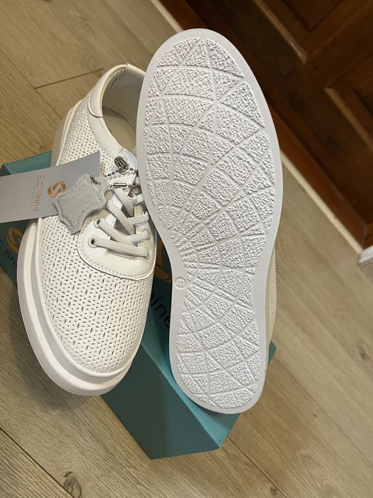 Жіночі шкуряні макасини