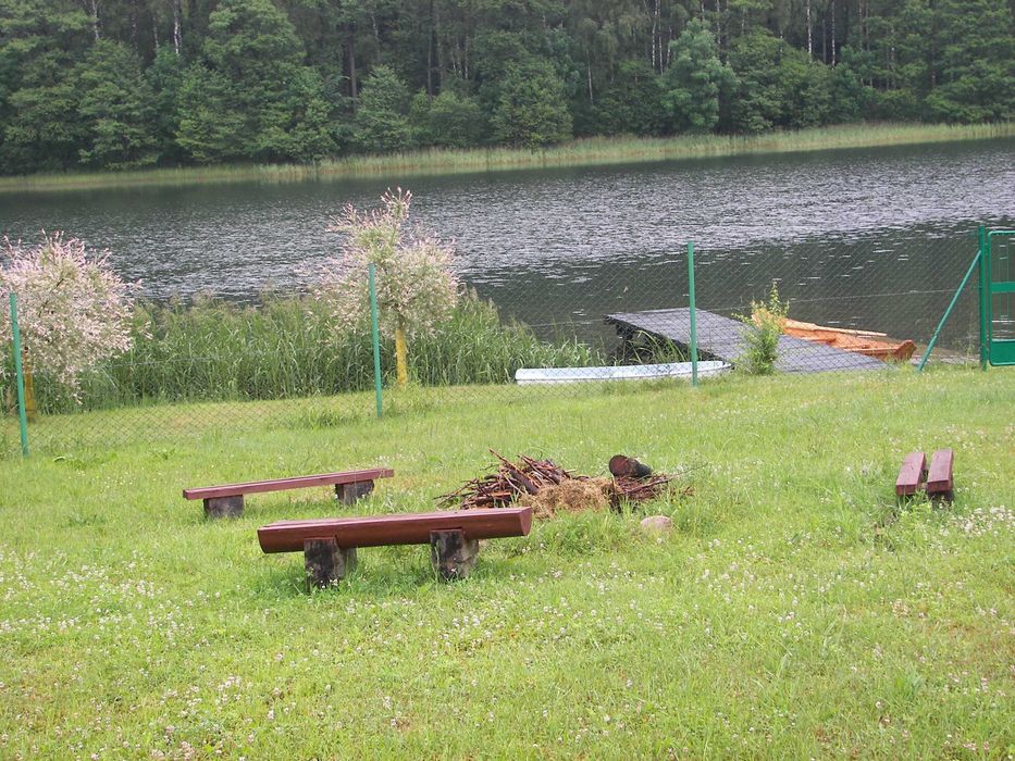 Domek nad jeziorem Serwy wolne terminy wrzesień