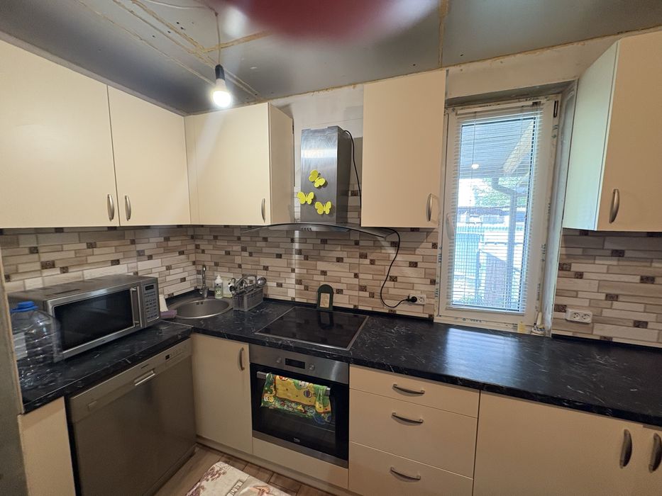 Продам частину будинку на Олега Антонова( Максима Шимка)