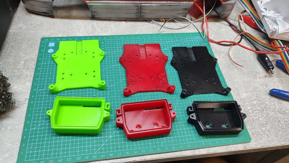 Tacka ESC + relokacja elektroniki do Traxxas XRT pod długie silniki