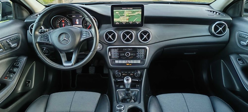 Mercedes GLA 180d Urban- Excelente estado