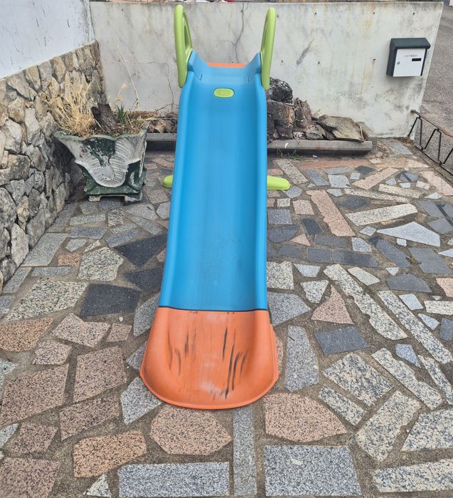 Escorrega pvc em bom estado