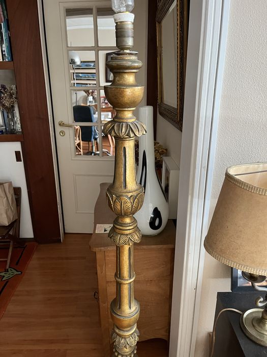 Tocheiro em talha dourada