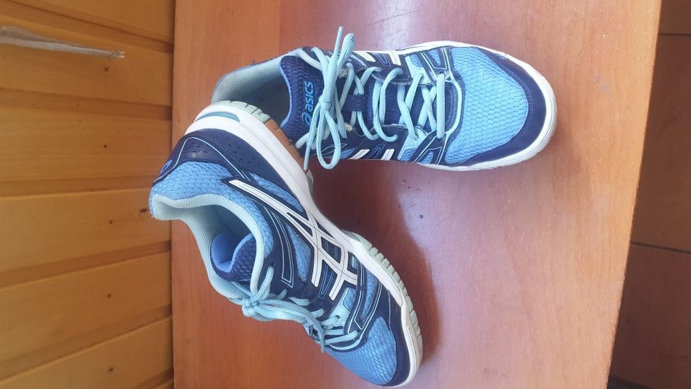 Кросівки  ASICS .   Оригінал.