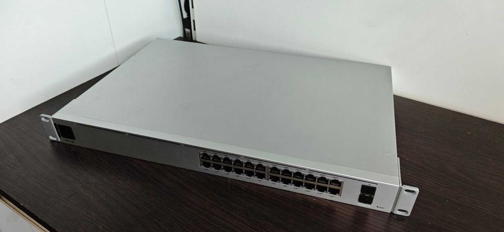 SFP+ USW-Pro-24-POE  10Gbps Ubiquiti UniFi Switch Pro 24-POE Gen2 500W