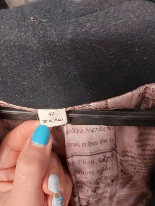 Продам пальто 42р.