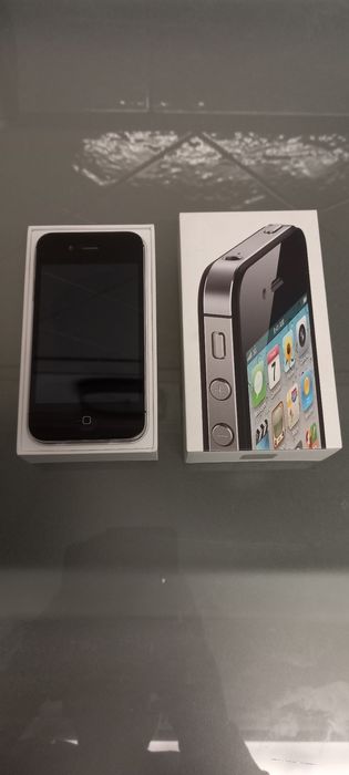 Apple IPhone 4S na caixa