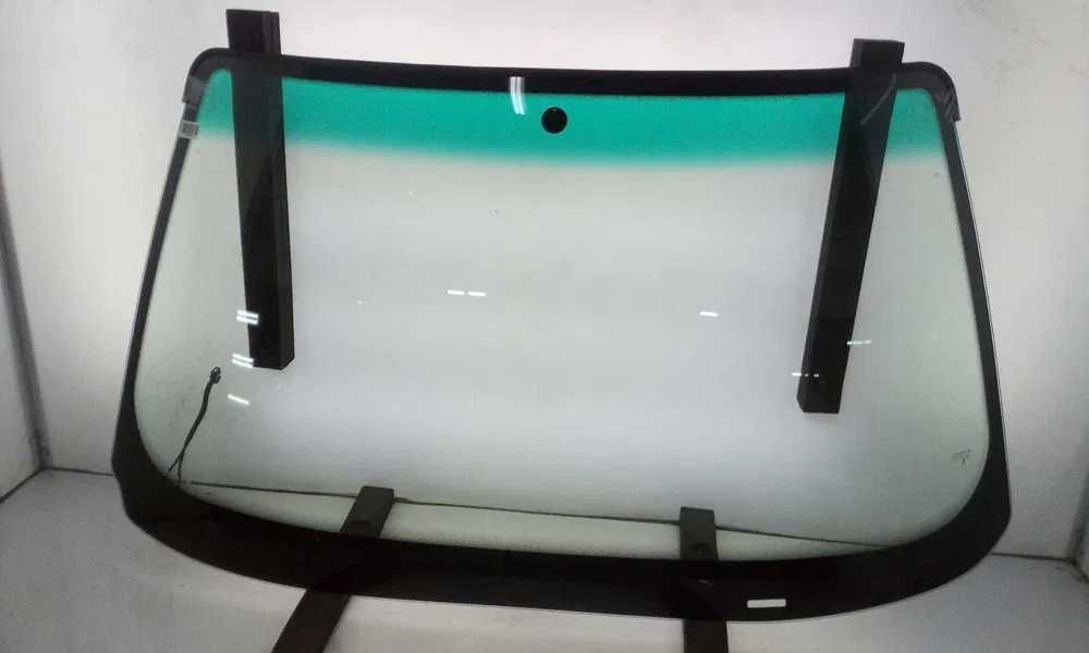 Szyba samochodowa przednia czołowa używana BMW DOWÓZ