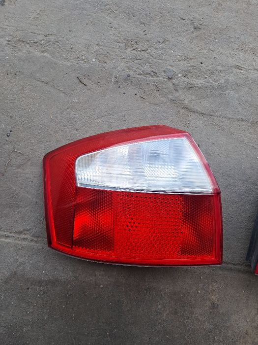 Lampa tył audi a4b6 sedan