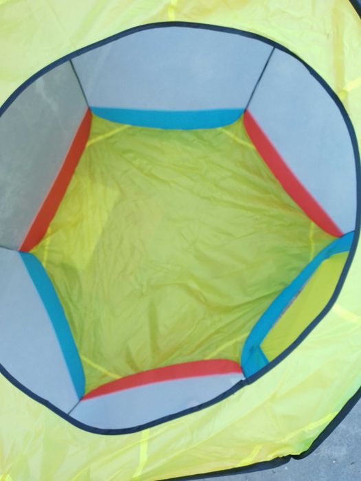 Tenda de criança com 100 bolas