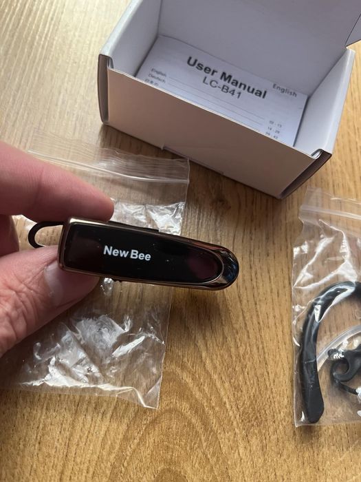 Блютуз гарнитура New Bee LC-B41 новая!