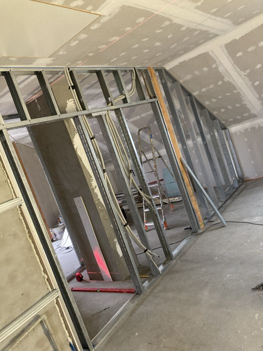 Profesjonalna adaptacja poddaszy,szpachlowanie,malowanie