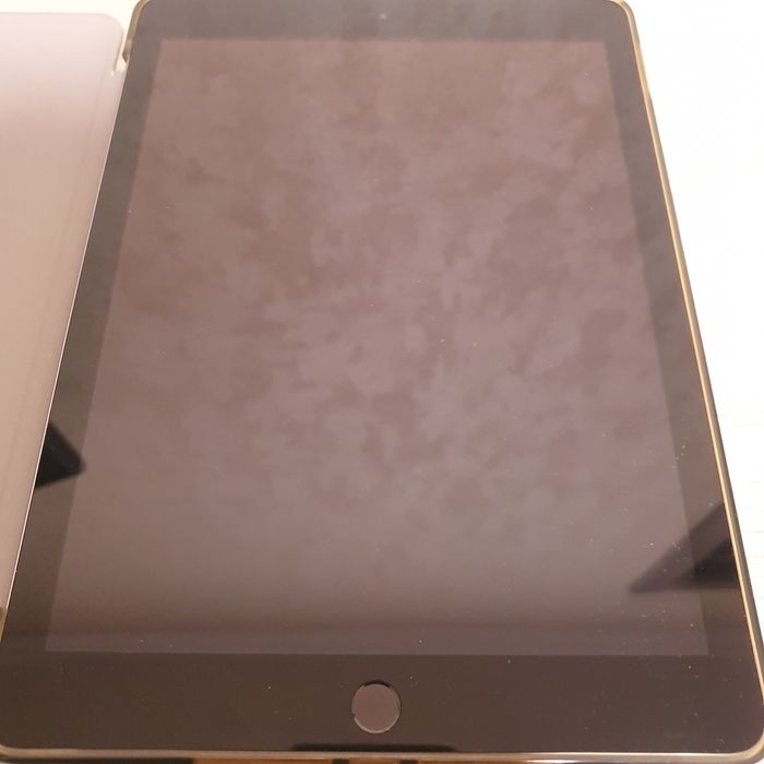 Продам ipad 6 покоління 32gb