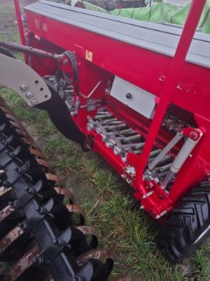 Siewnik zbożowy KONGSKILDE