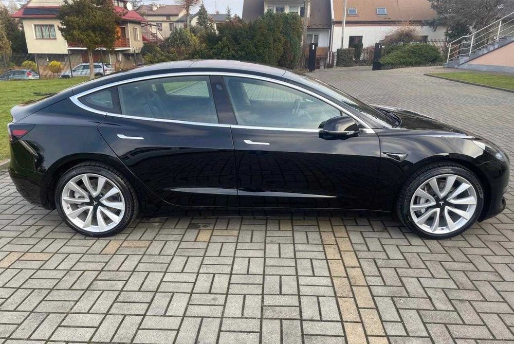 Tesla 2019р Long Range Dual Motor