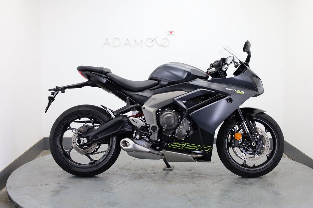 Triumph Daytona 660 2024 року