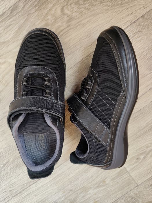 Качественные кроссовки