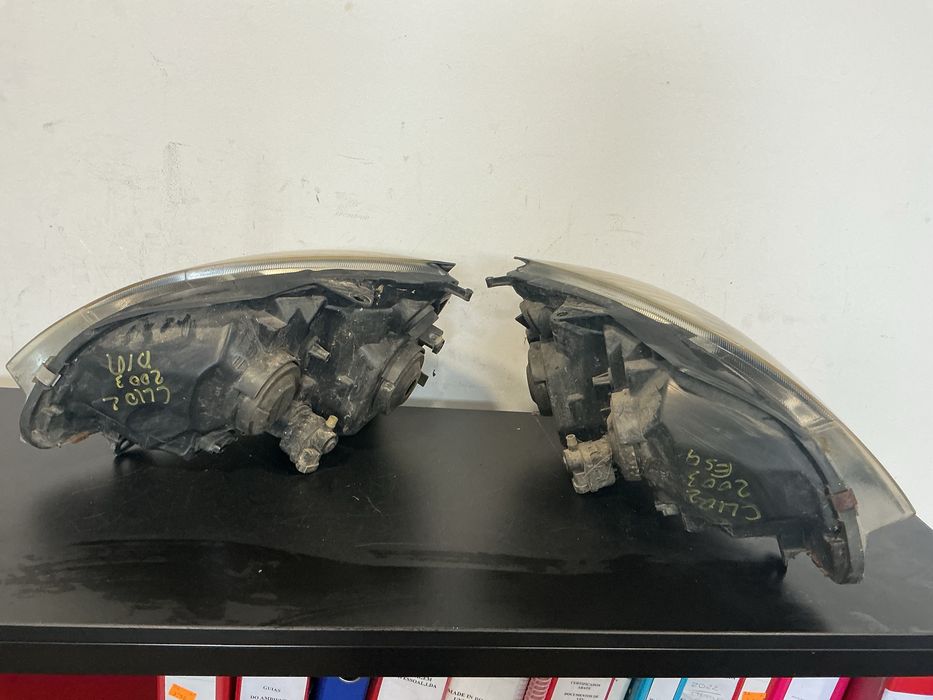 Farol /ótica Renault Clio II Ano Fundo escuro