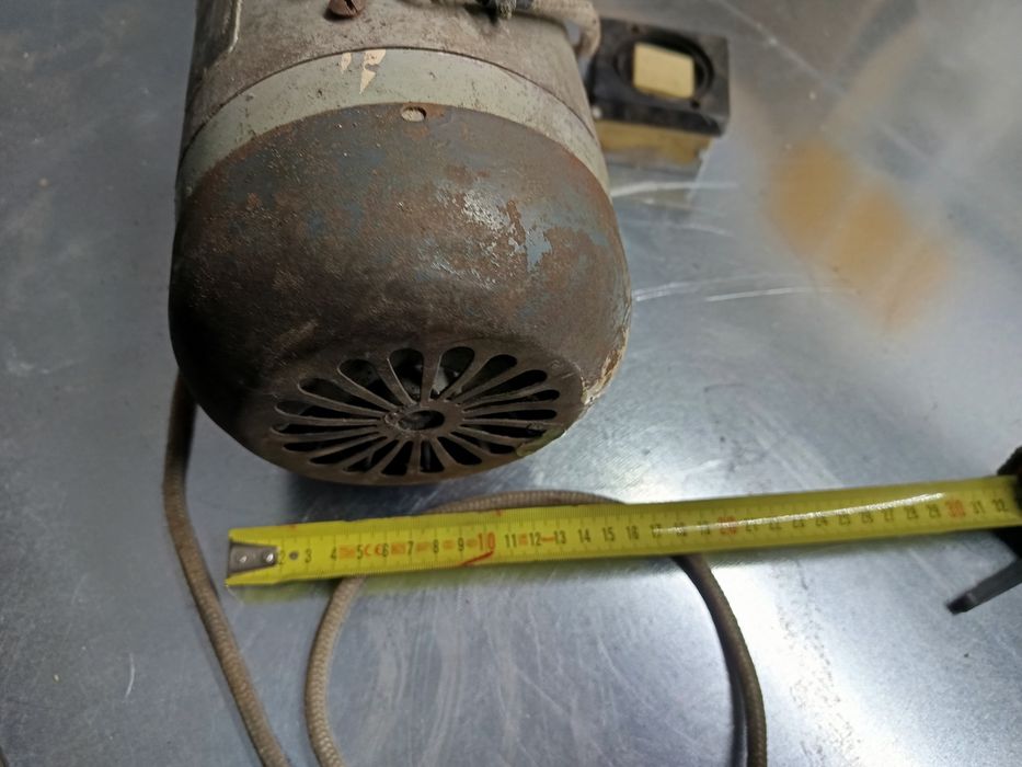 Silnik elektryczny jednofazowy 230v włącznik koło dwupasowe