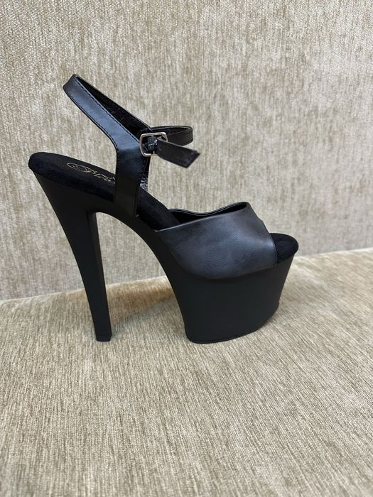 Матові стрип босоніжки PLEASER