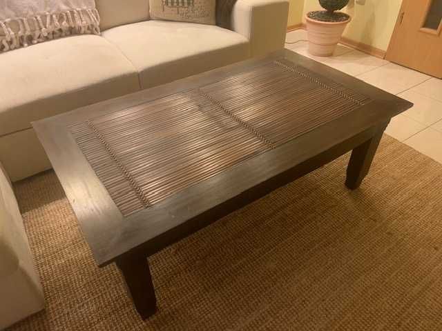 Mesa de centro em madeira e bambu
